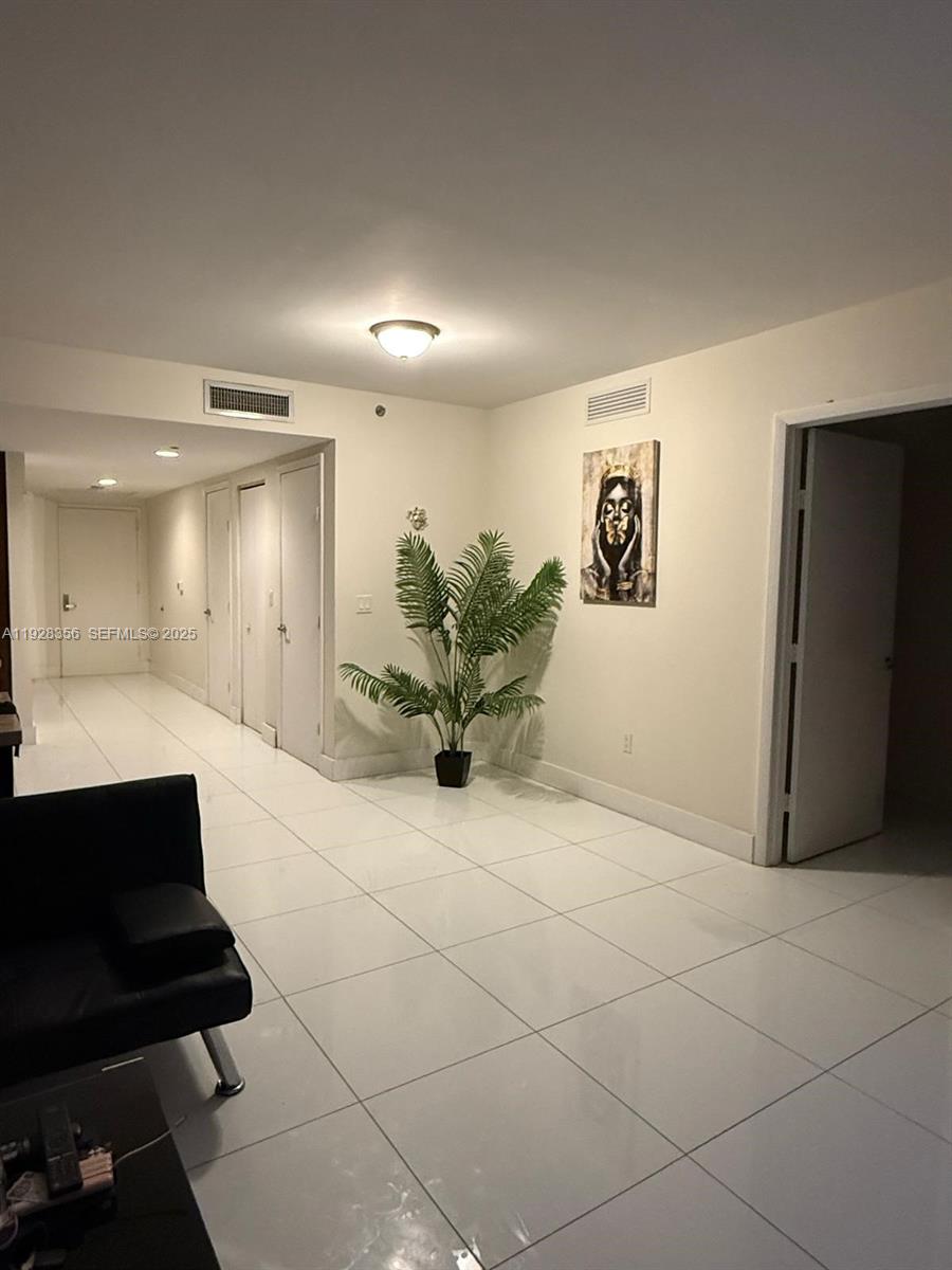 ICONBRICKELL CONDO NO 1 - Residential