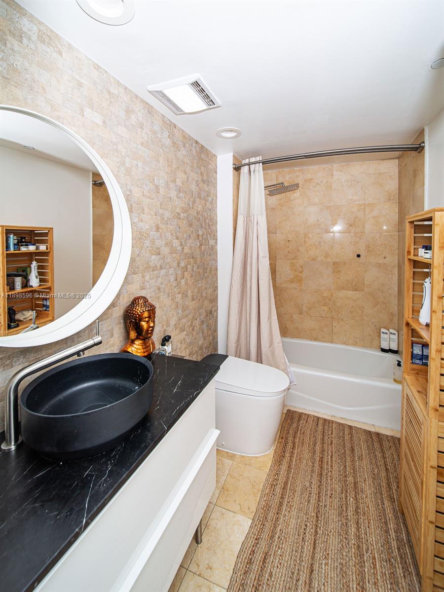 BEACH CLUB THREE CONDO - Residential