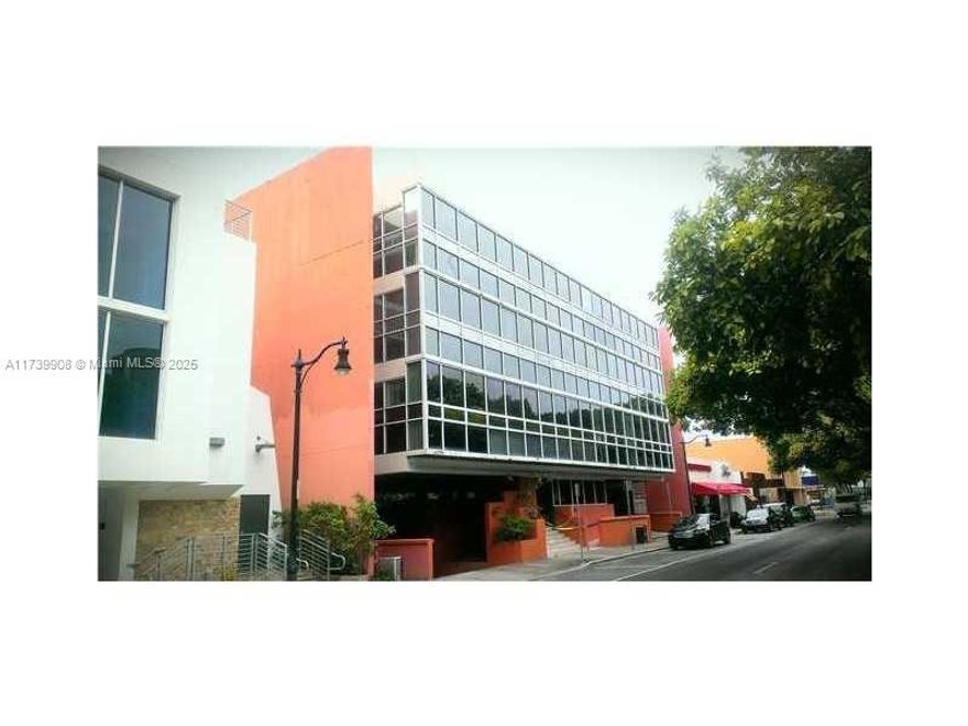 1,045 Sq. REMODELED, BEAUTIFUL VIEW OF THE MAIN ROAD OF CORAL WAY. Divided in several spaces, easy to condition, has its own A/C tower. Ideal or business medical or  aesthetic offices, you have to se it. (3) Assigned parking spaces.
 LOCATION !!! LOCATION !!!! CORAL GABLES. AIRPORT, BUSINES BRICKELL AND DOWTOWN MIAMI
PLEASE CALL OFFICE TO SCHEDULE AN APPOINTMENT