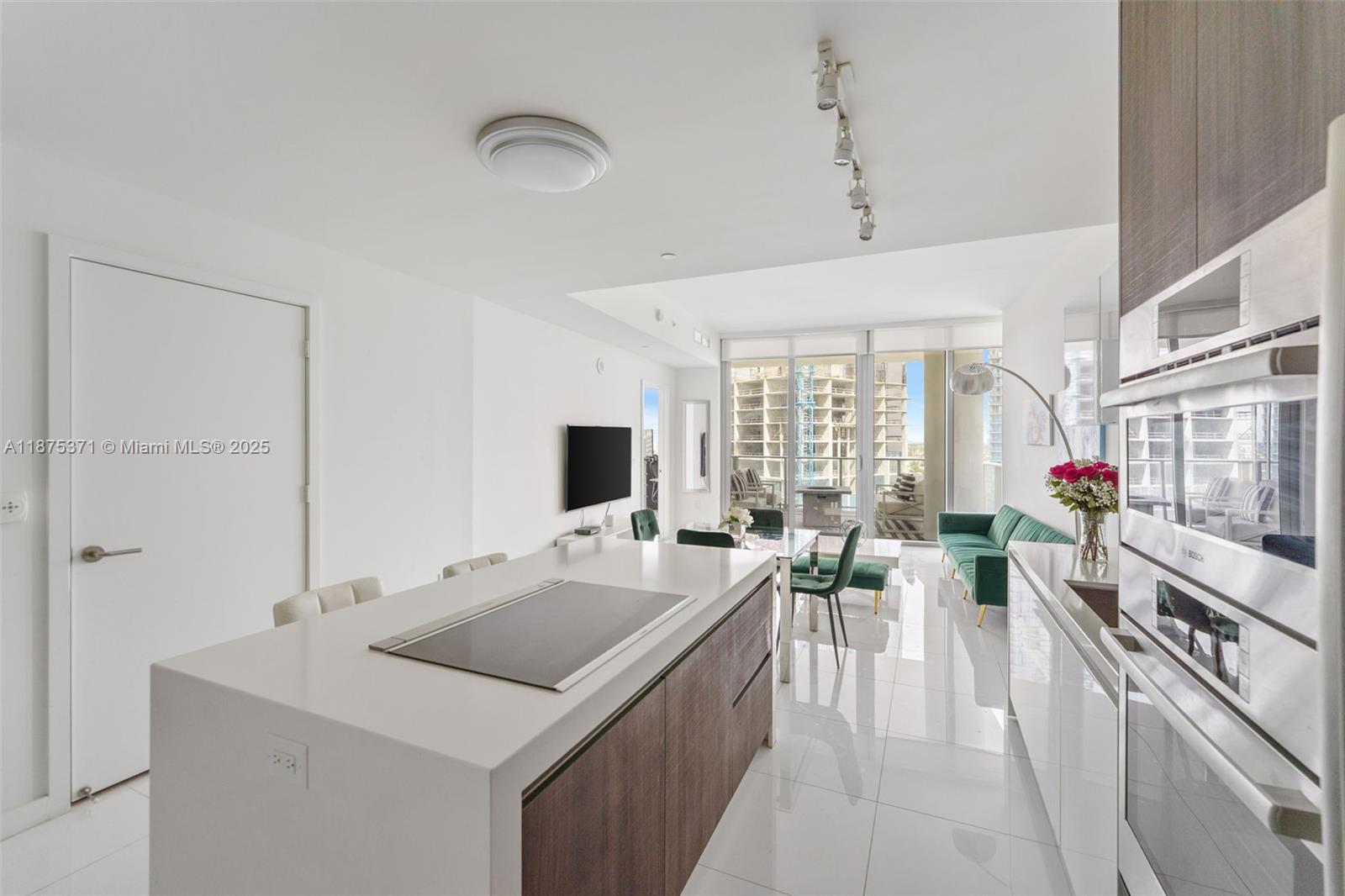 PARAMOUNT MIAMI WORLDCENT - Residential