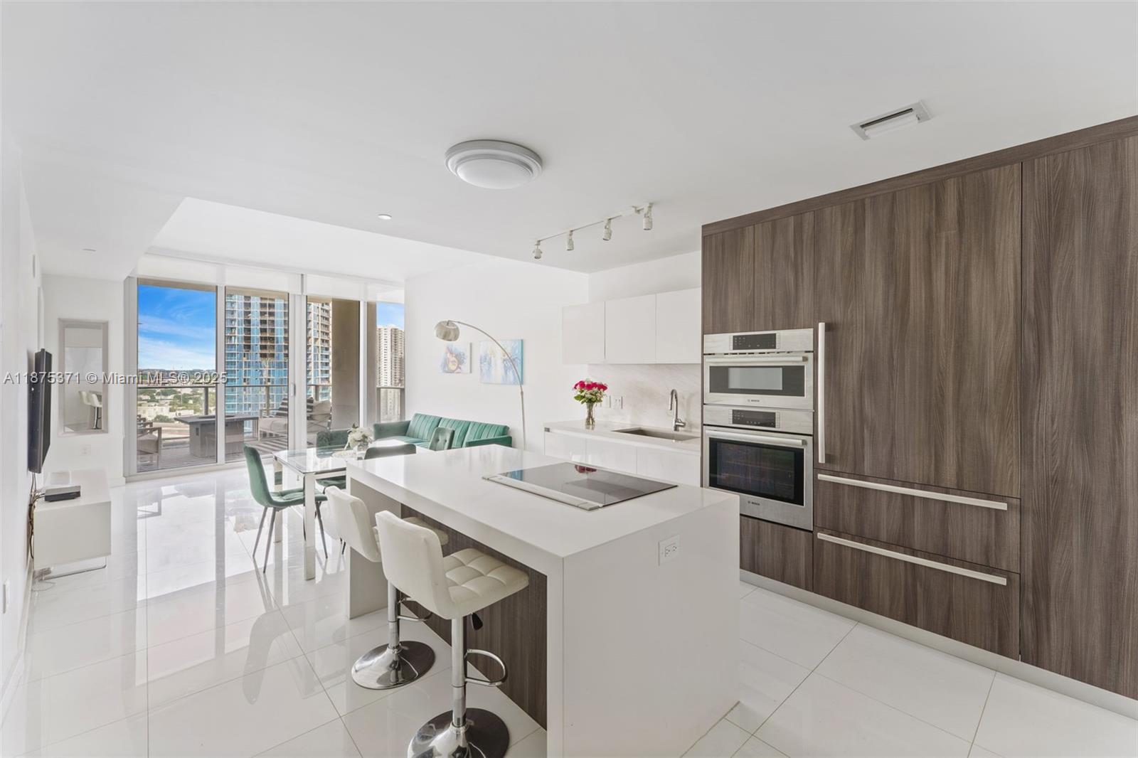 PARAMOUNT MIAMI WORLDCENT - Residential