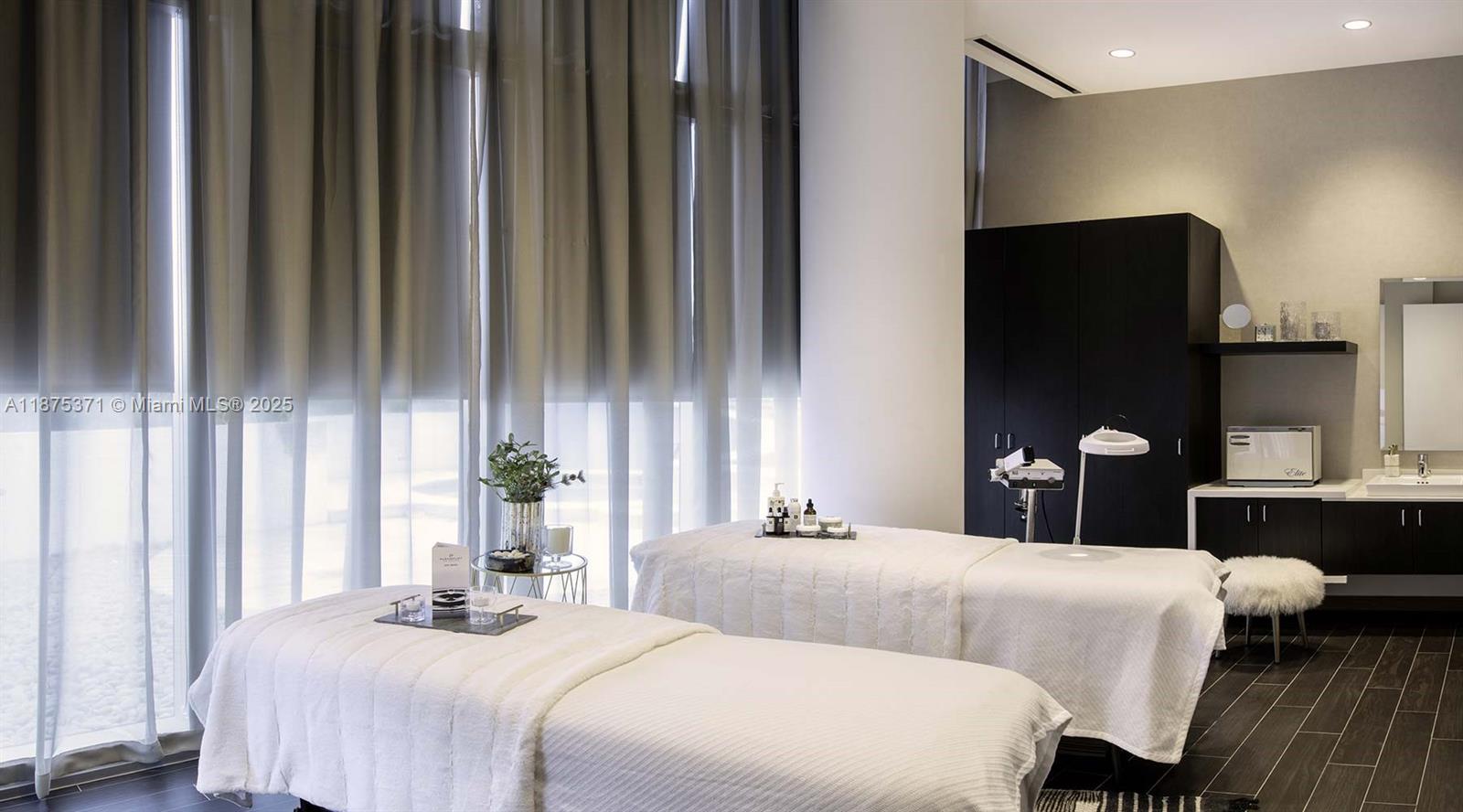 PARAMOUNT MIAMI WORLDCENT - Residential