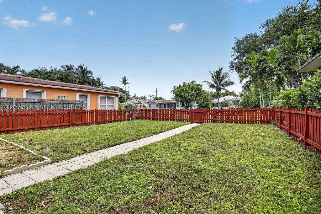 Photo of 1527 Jackson St, Hollywood, FL 33020 (MLS # A12077325)