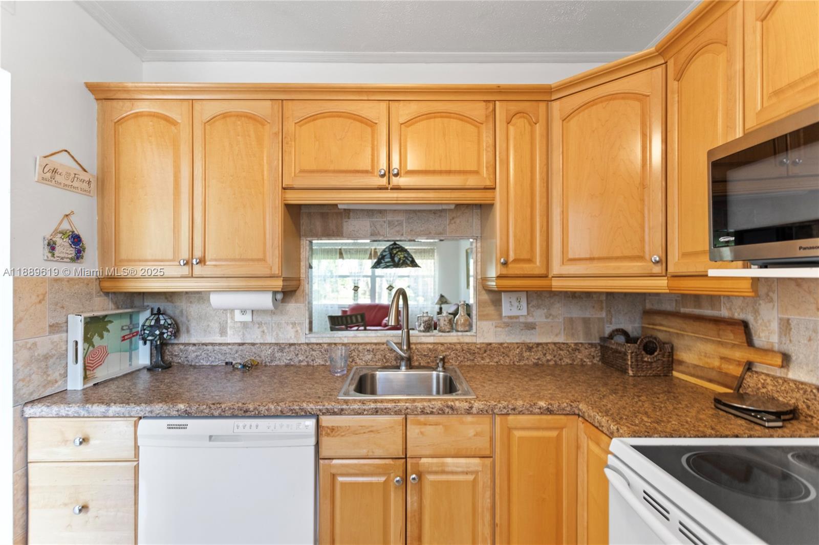 THISTLE GARDENS CONDO - Residential