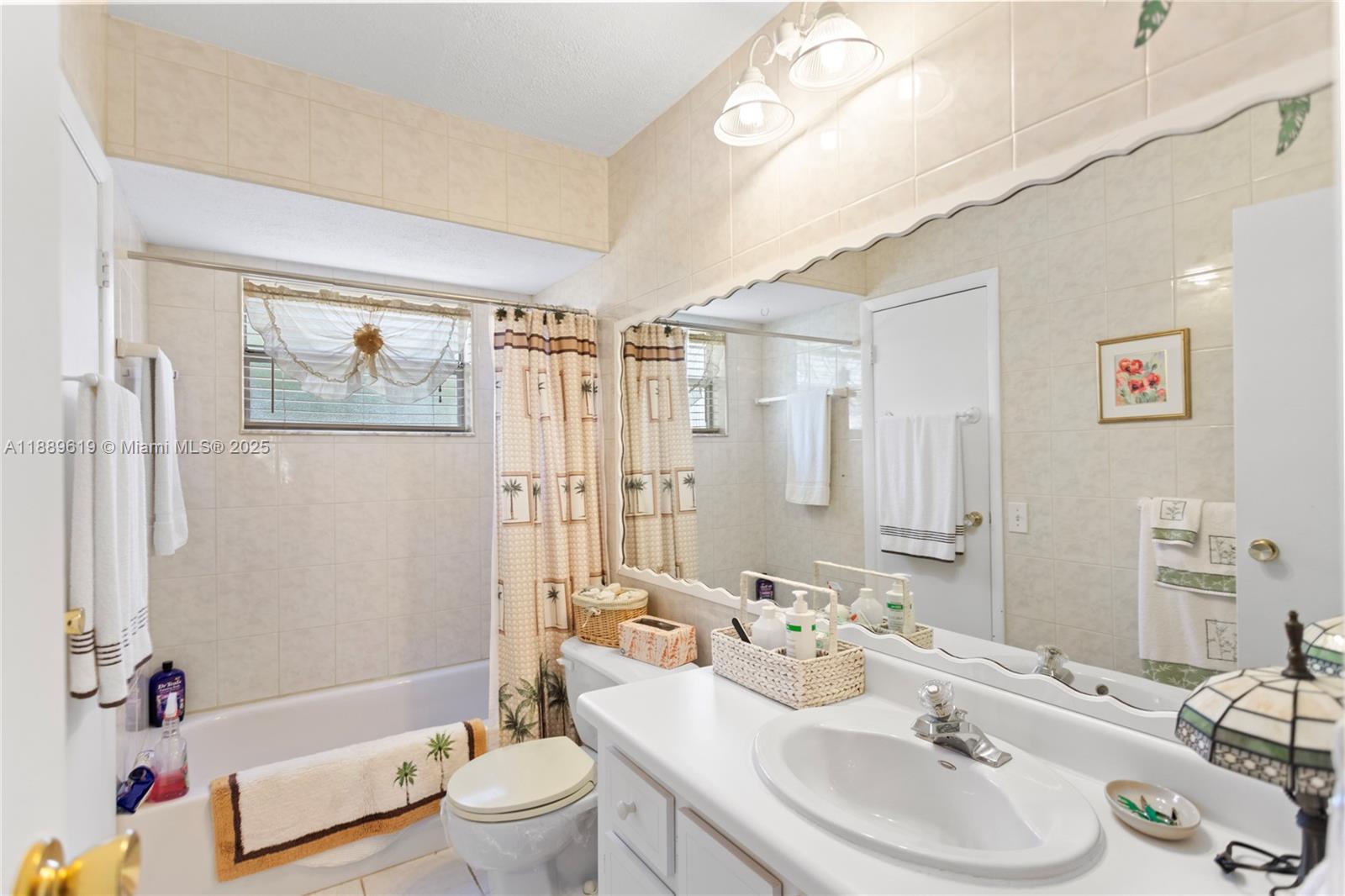 THISTLE GARDENS CONDO - Residential