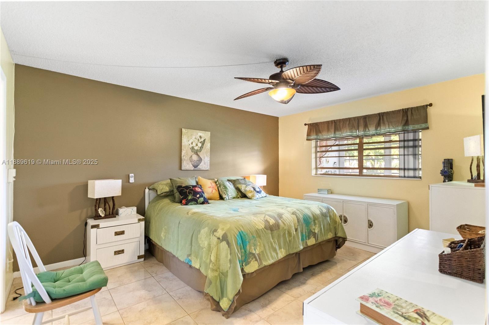 THISTLE GARDENS CONDO - Residential