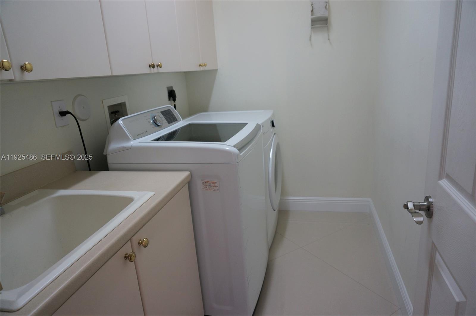 ROLLING HILLS GOLF & TENN - Residential Lease