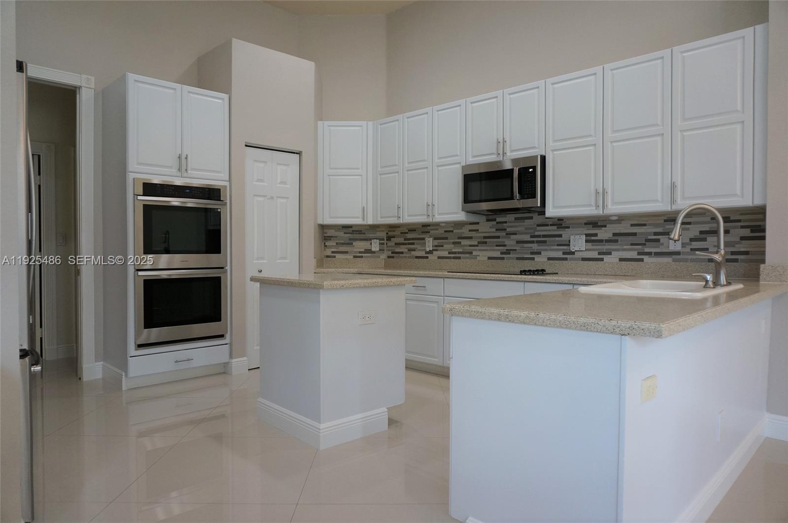 ROLLING HILLS GOLF & TENN - Residential Lease