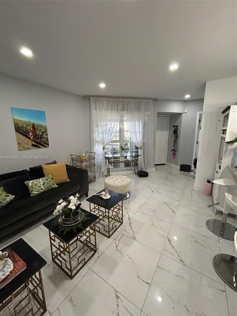 THE FOUNTAINS I CONDO - Residential