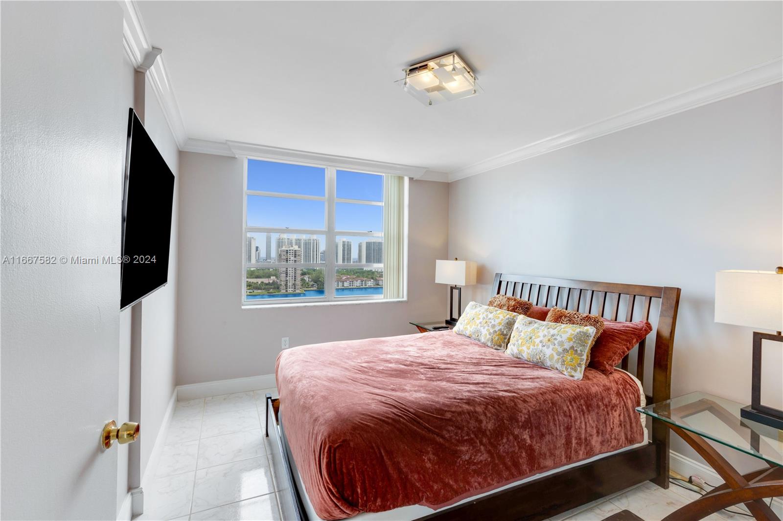 COMMODORE PLAZA CONDO - Residential