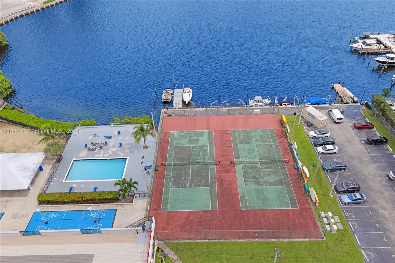 COMMODORE PLAZA CONDO - Residential