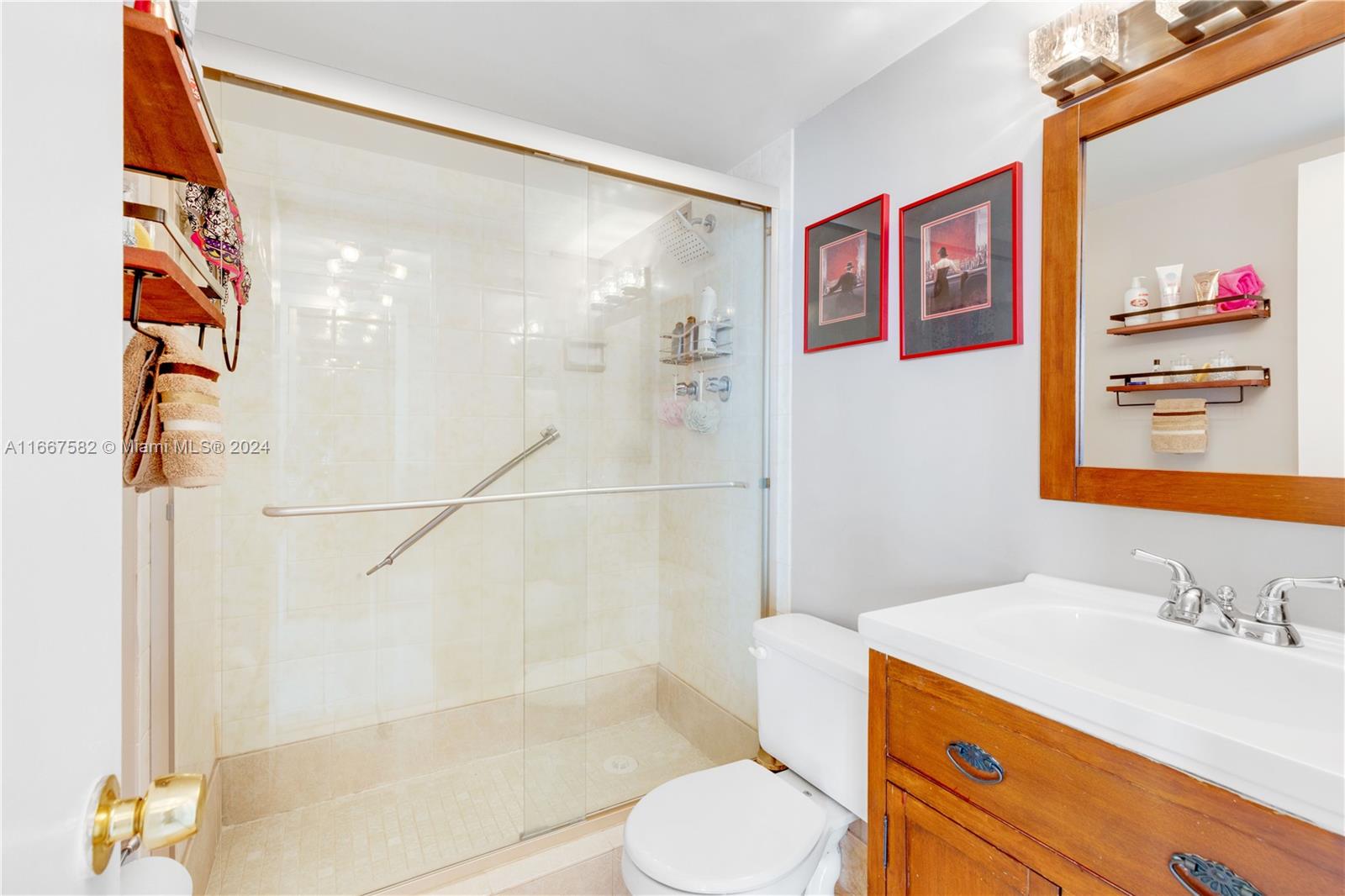 COMMODORE PLAZA CONDO - Residential