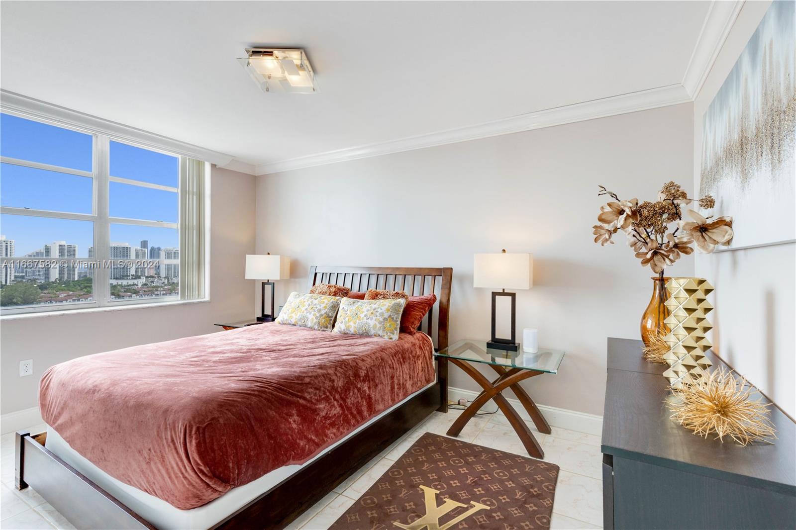 COMMODORE PLAZA CONDO - Residential