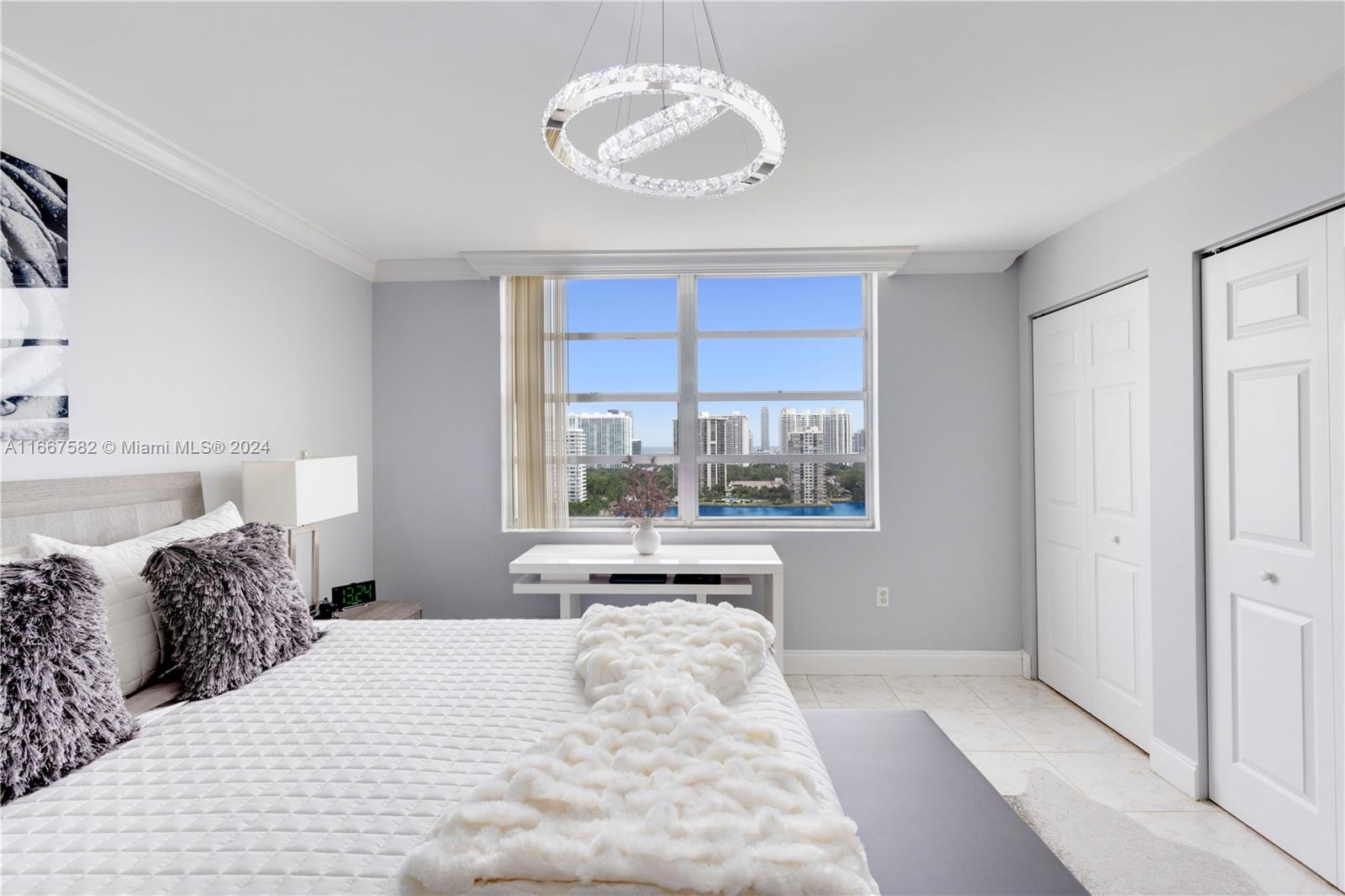 COMMODORE PLAZA CONDO - Residential