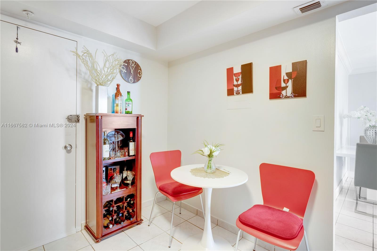 COMMODORE PLAZA CONDO - Residential