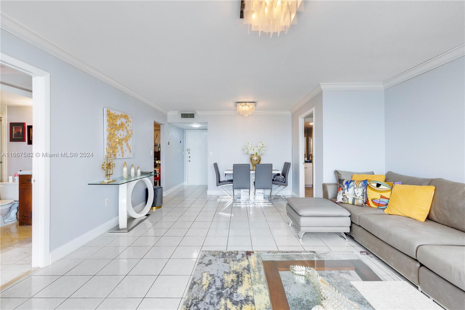 COMMODORE PLAZA CONDO - Residential