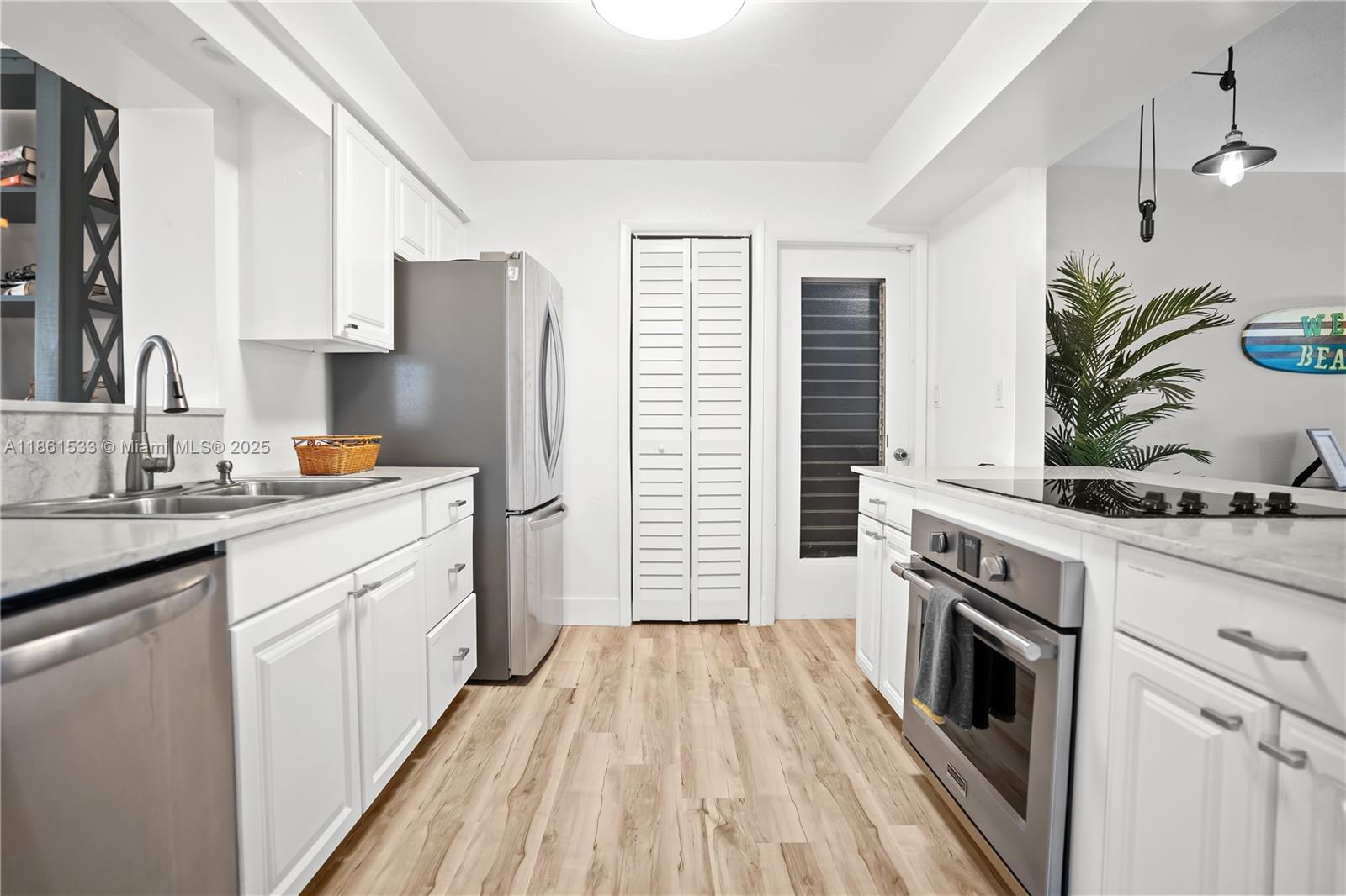 DEERFIELD BEACH GARDENS - Residential