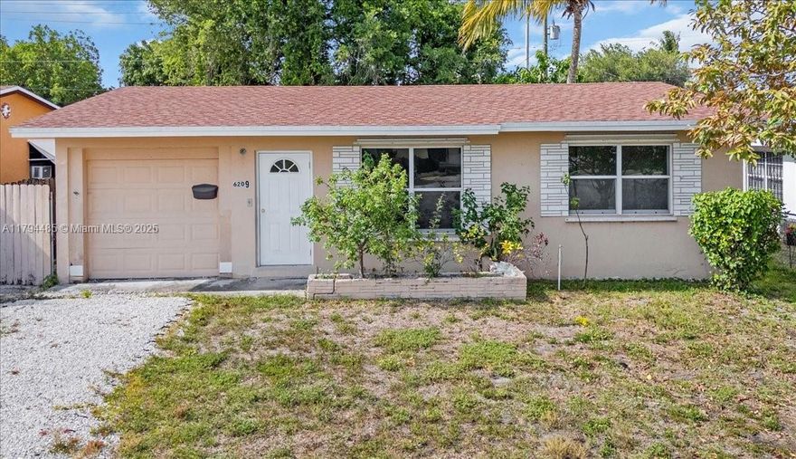 Great opportunity to own a single-family home with a spacious backyard—perfect for gatherings and outdoor enjoyment. This property offers incredible potential for personalization or investment. Conveniently located just minutes from Walmart, Aldi, dining, major roads, expressways, and only a few miles from the Hard Rock Hotel & Casino. With the right vision, this home can become your ideal residence or next income-producing asset!