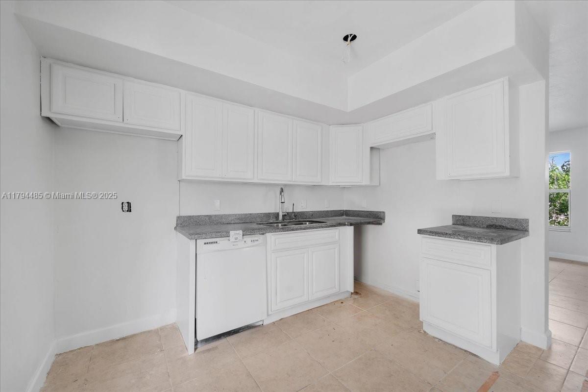 BEVERLY PARK - Residential