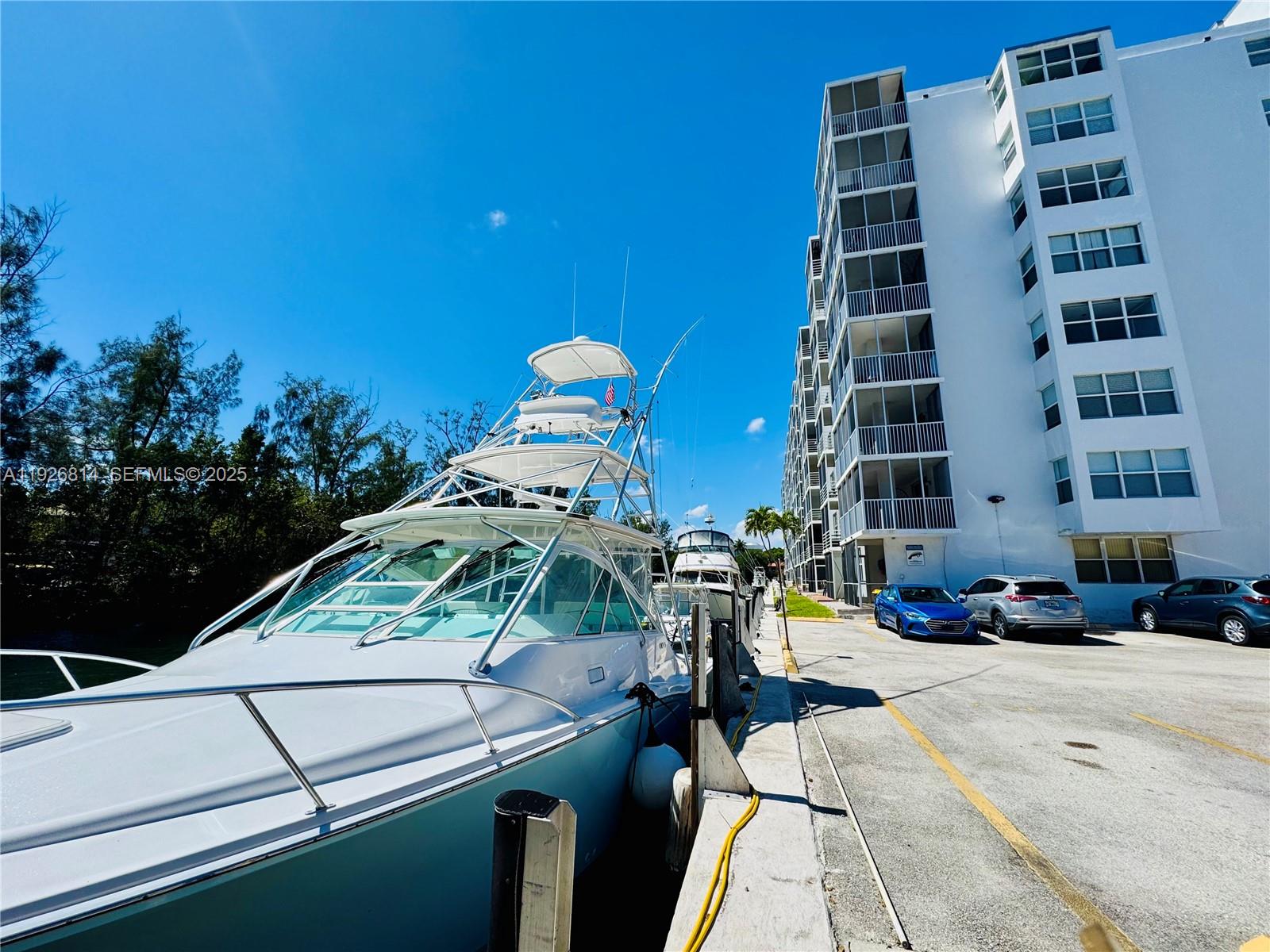 EASTERN SHORES WHITE HOUS - Residential