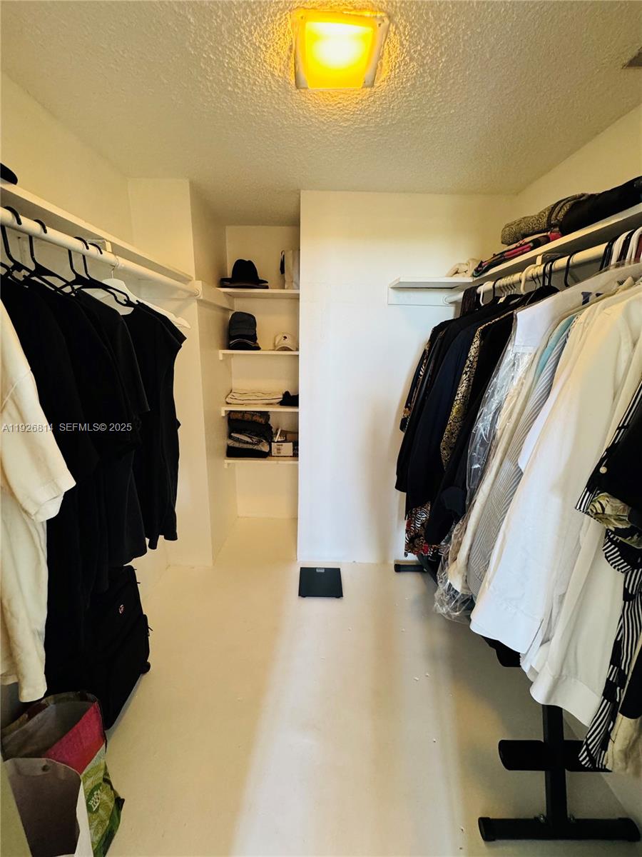 EASTERN SHORES WHITE HOUS - Residential