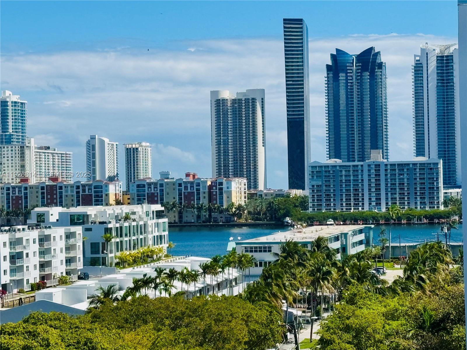 EASTERN SHORES WHITE HOUS - Residential