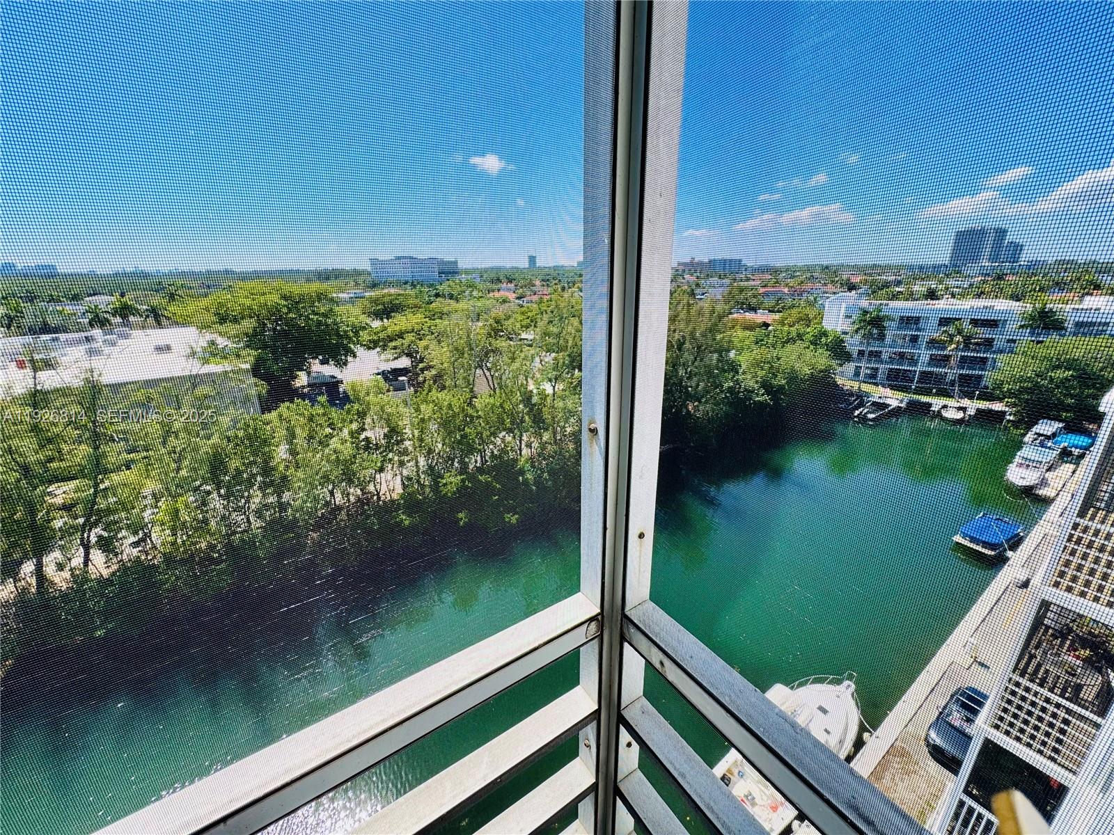 EASTERN SHORES WHITE HOUS - Residential