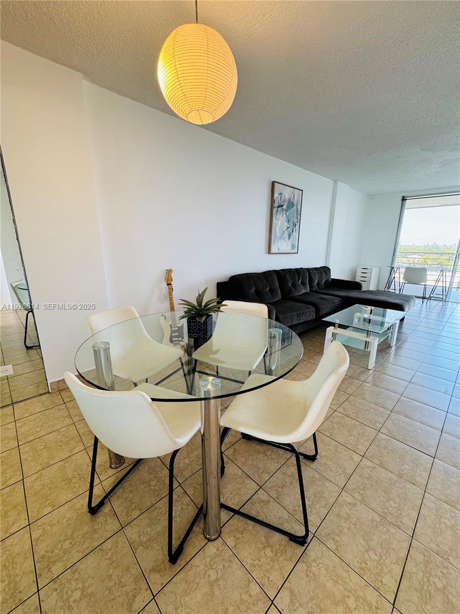 EASTERN SHORES WHITE HOUS - Residential