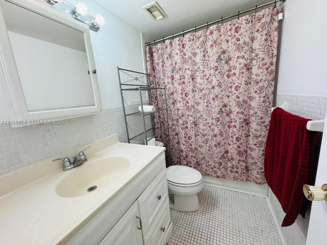 EASTERN SHORES WHITE HOUS - Residential