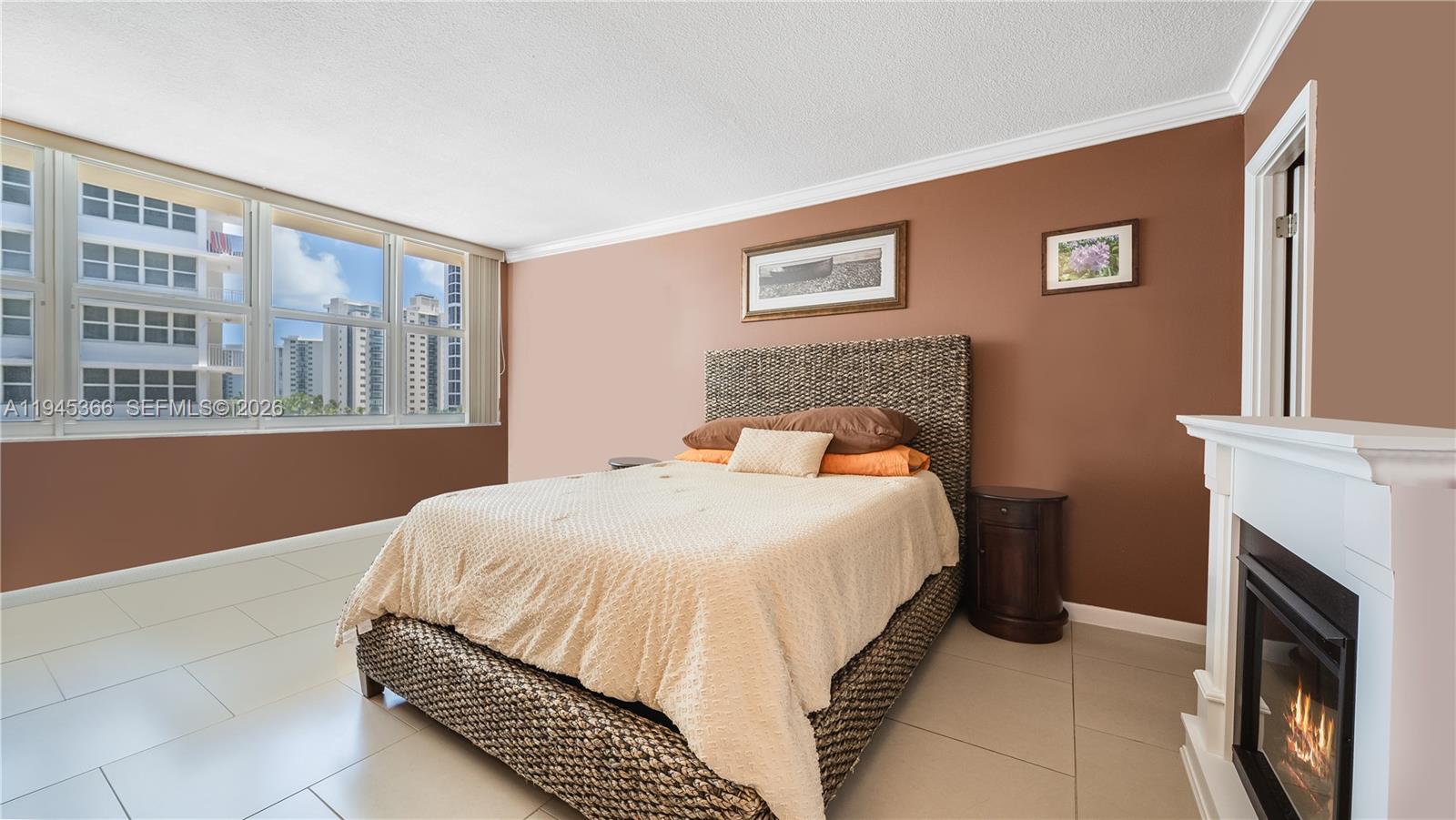 IMPERIAL TOWERS CONDO - Residential