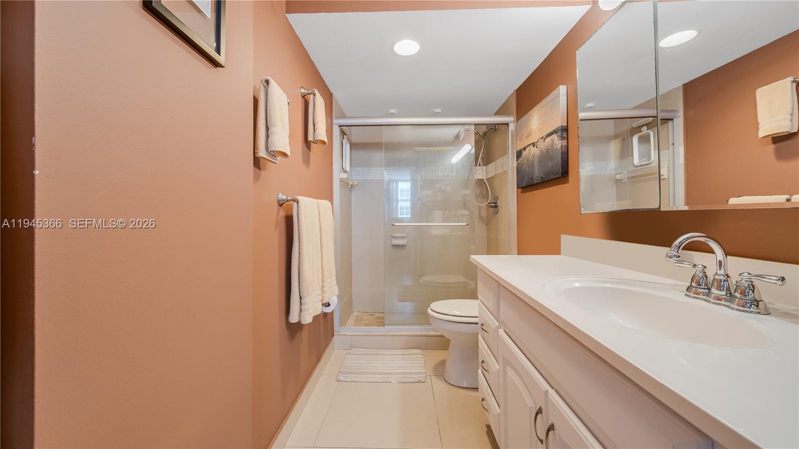 IMPERIAL TOWERS CONDO - Residential