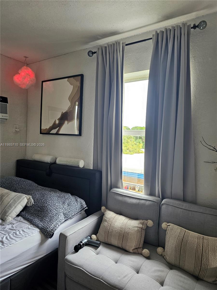 HAZEL PARK - Residential Lease