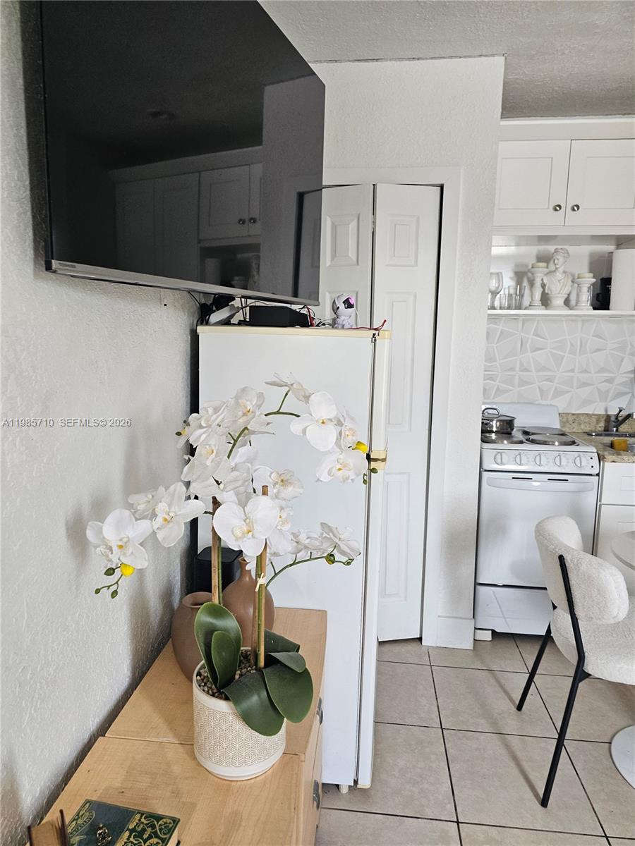 HAZEL PARK - Residential Lease