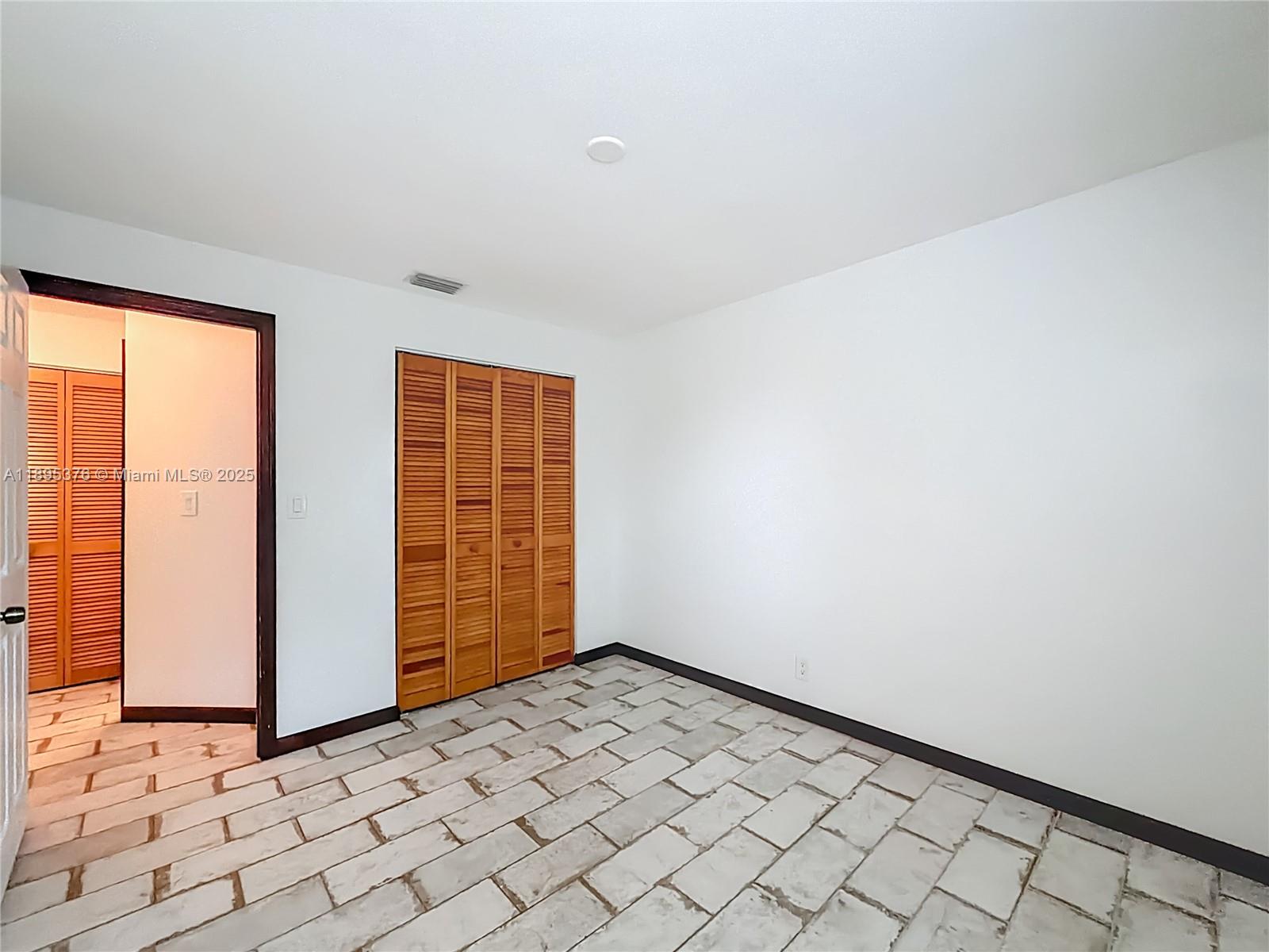 COUNTRYSIDE WEST - Residential Lease