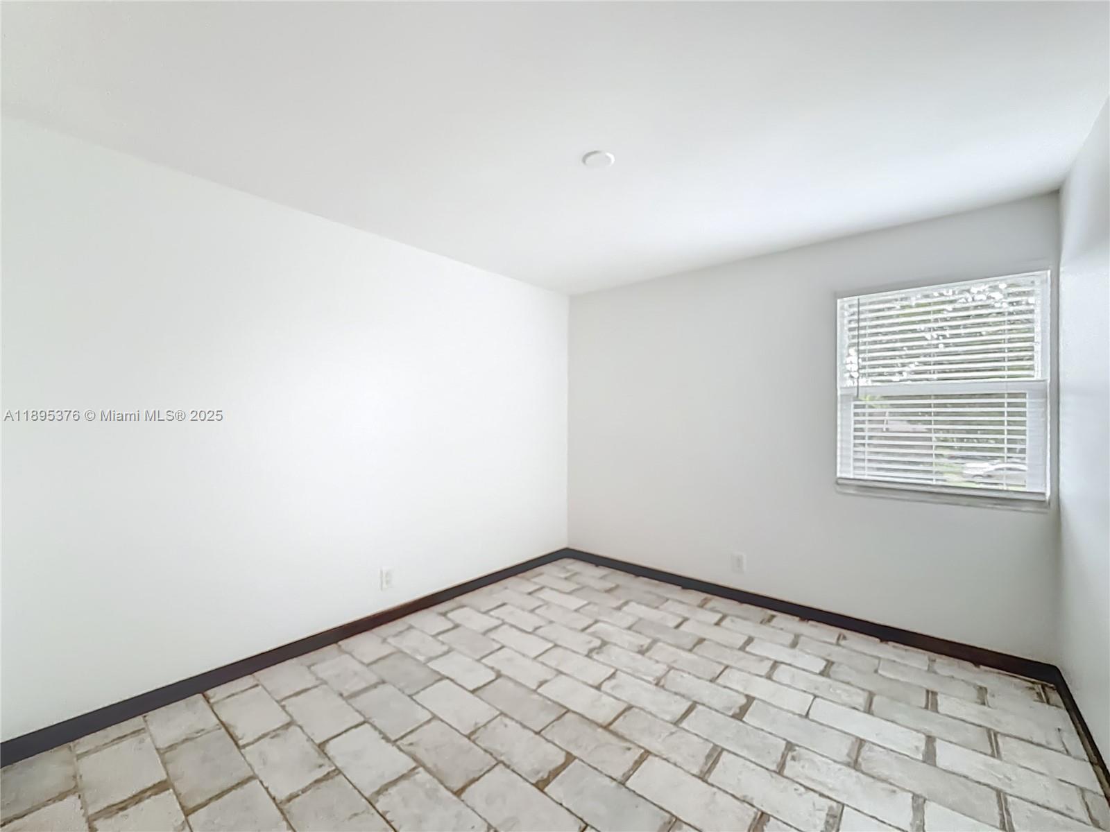 COUNTRYSIDE WEST - Residential Lease