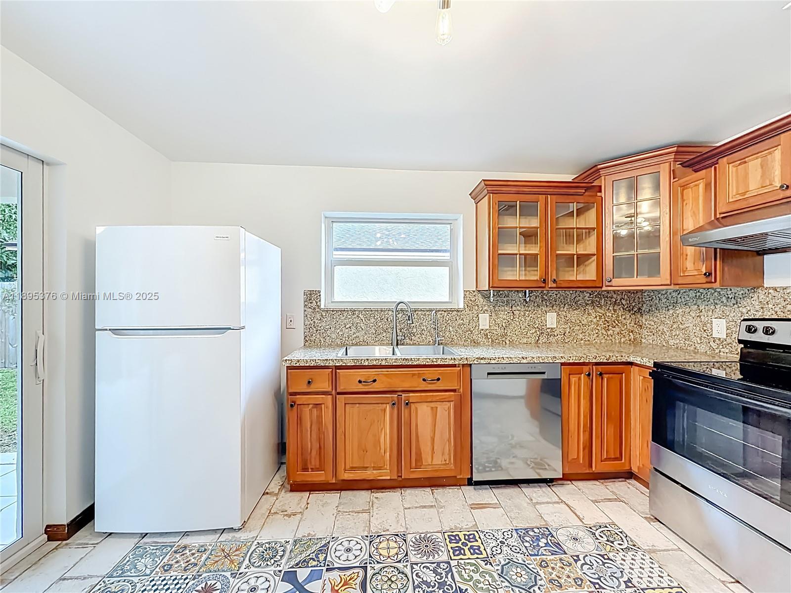 COUNTRYSIDE WEST - Residential Lease