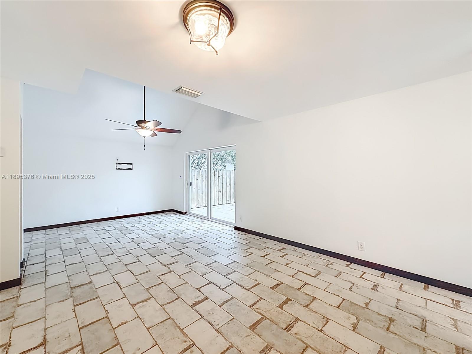 COUNTRYSIDE WEST - Residential Lease