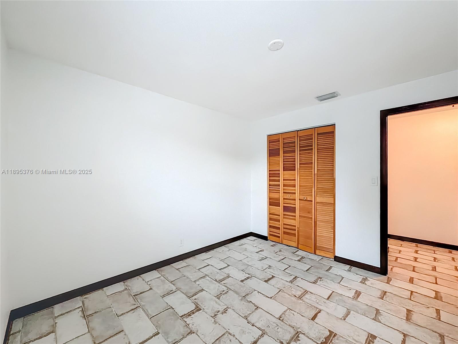 COUNTRYSIDE WEST - Residential Lease