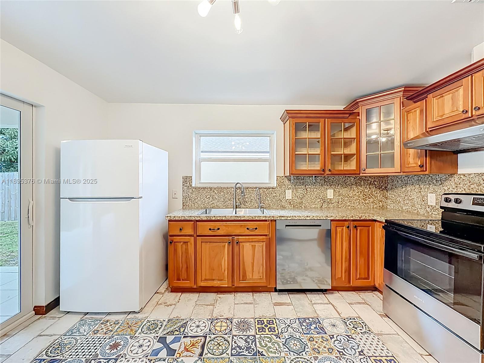 COUNTRYSIDE WEST - Residential Lease