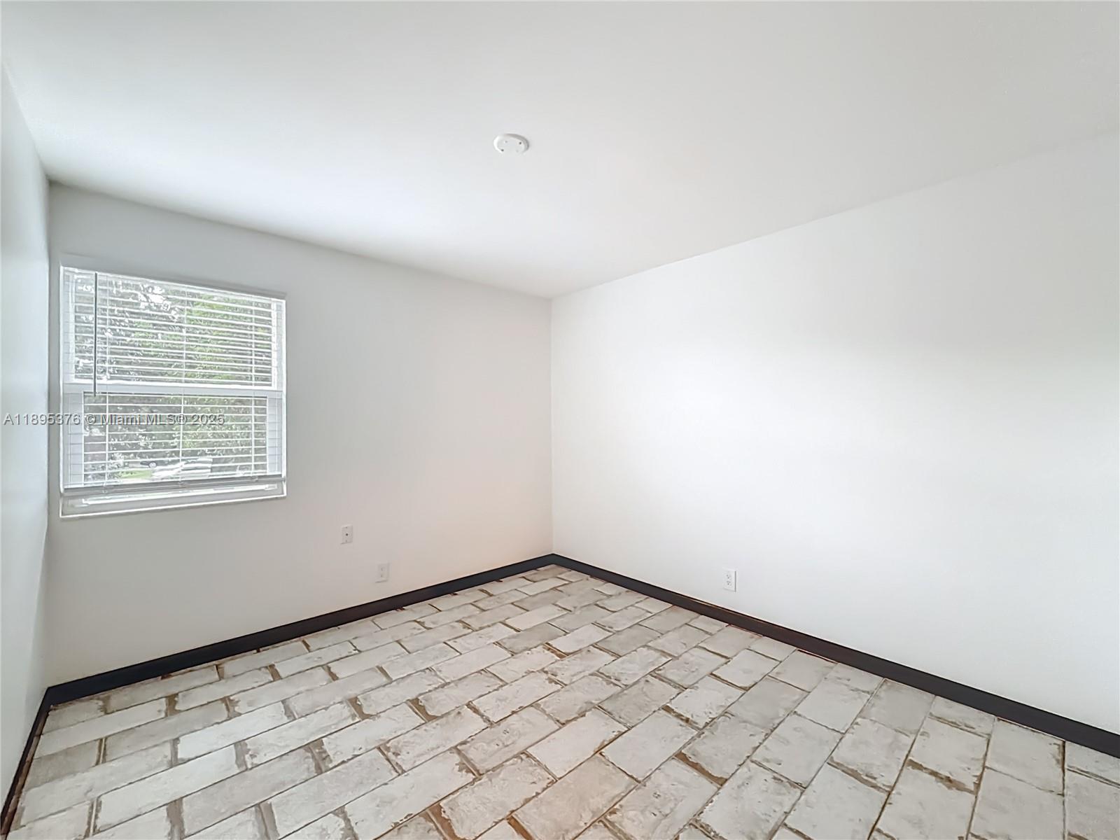 COUNTRYSIDE WEST - Residential Lease