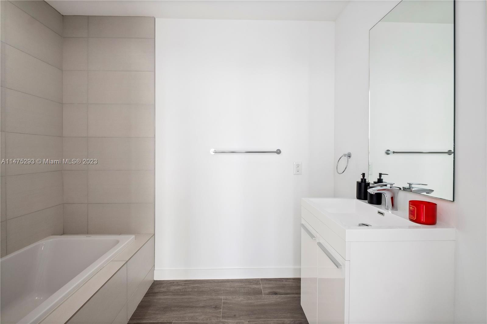 BISCAYNE BEACH CONDO - Residential