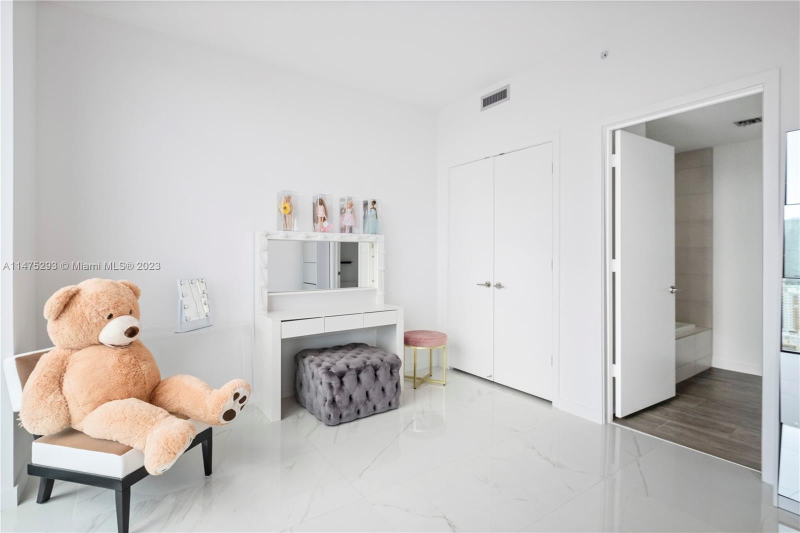 BISCAYNE BEACH CONDO - Residential