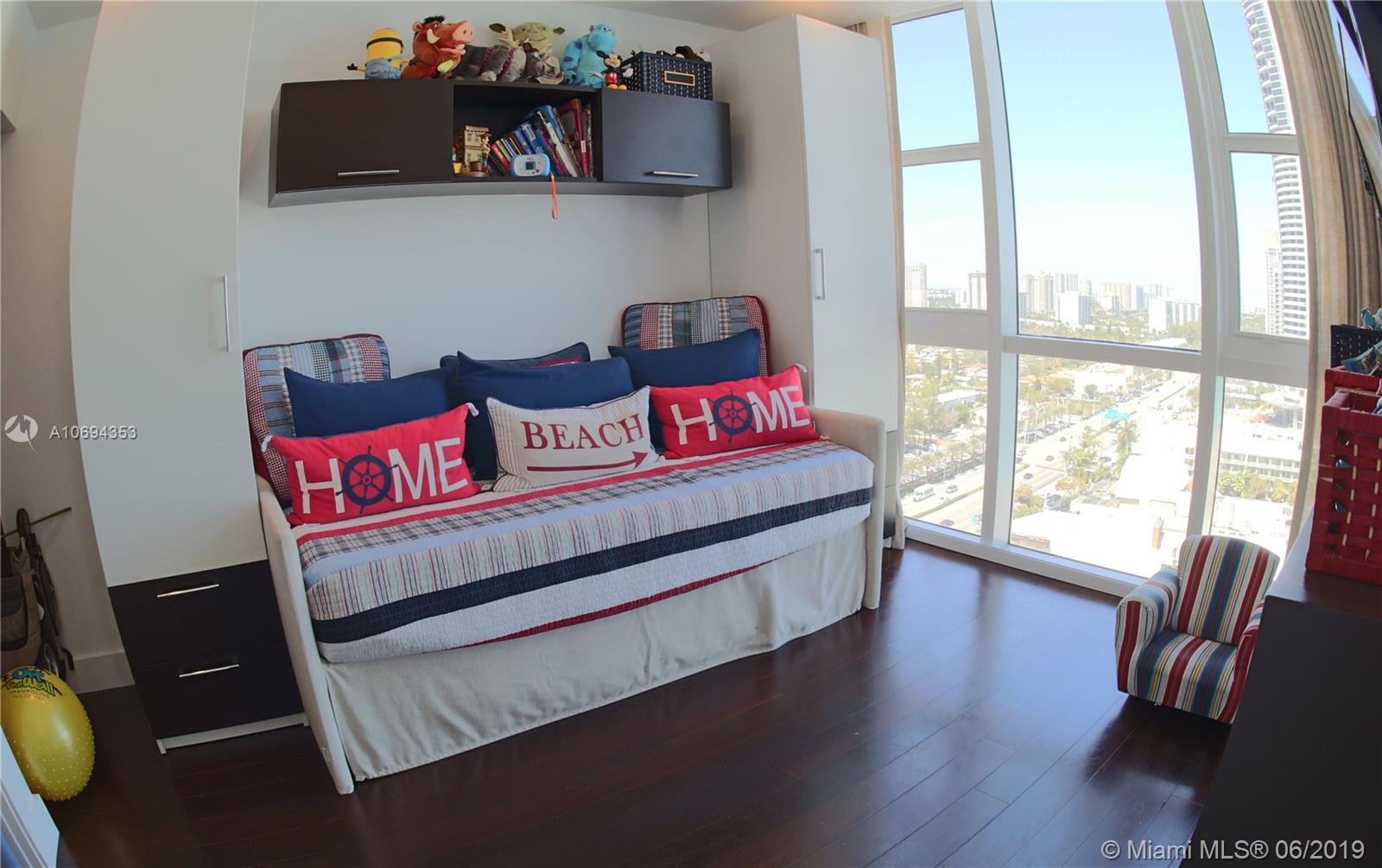 TRUMP ROYALE CONDO - Residential