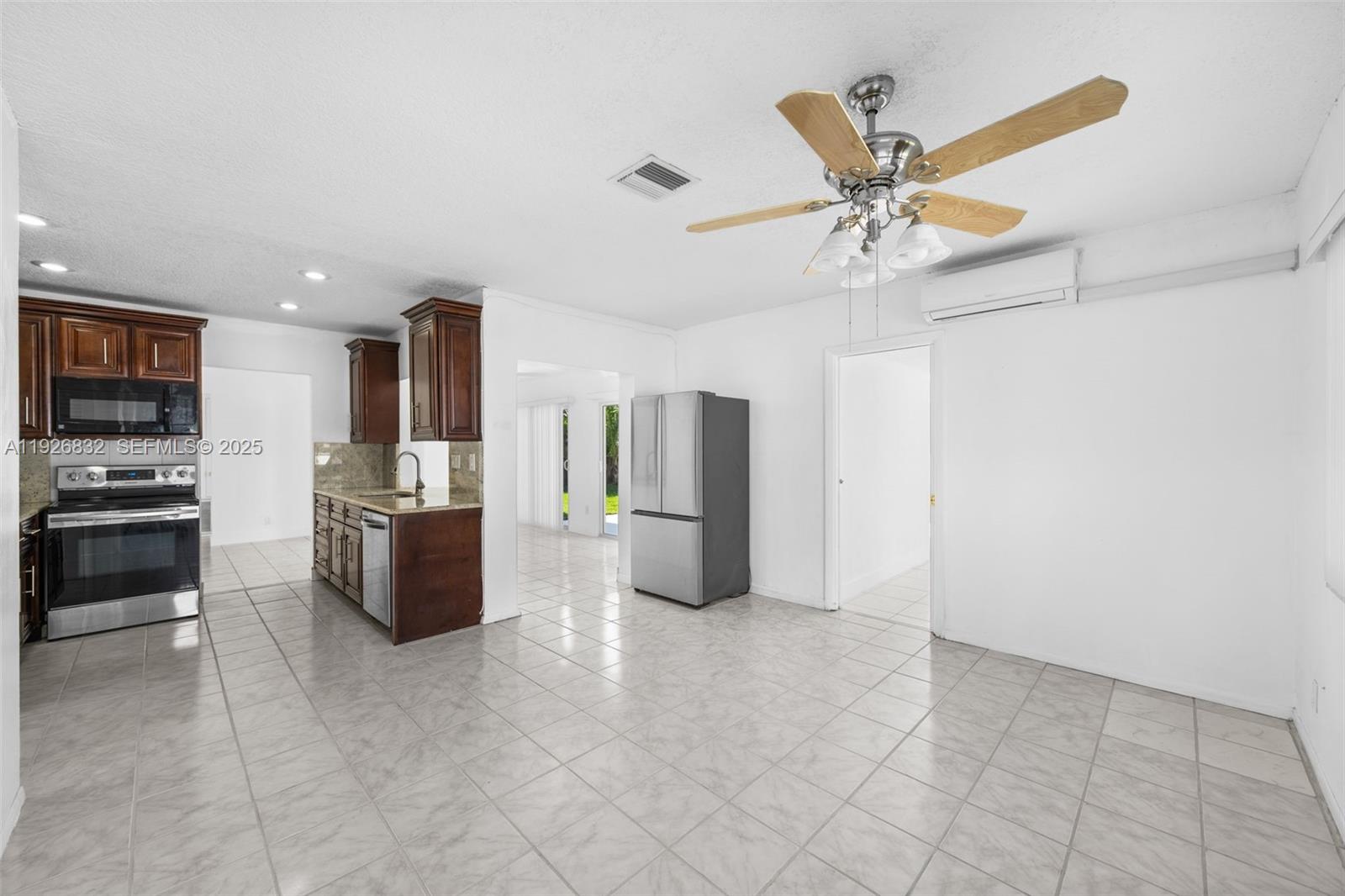 ROYAL PALM ACRES SEC 6 - Residential Lease