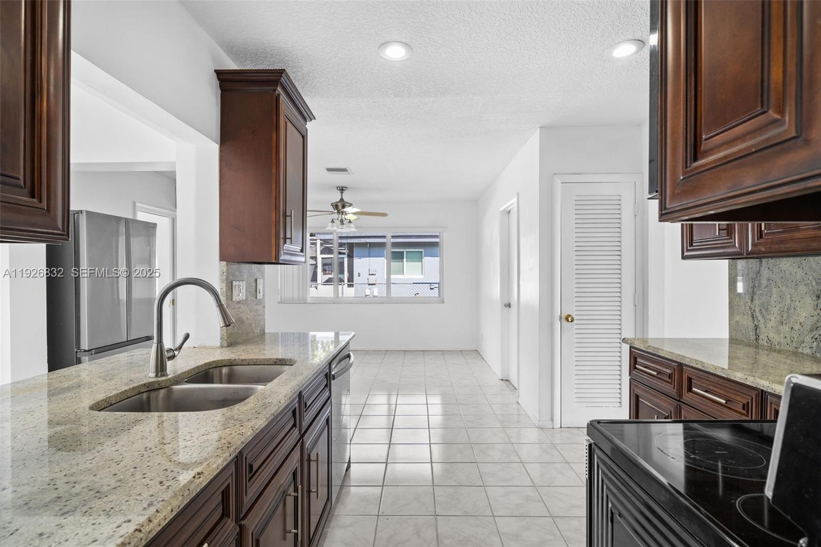 ROYAL PALM ACRES SEC 6 - Residential Lease