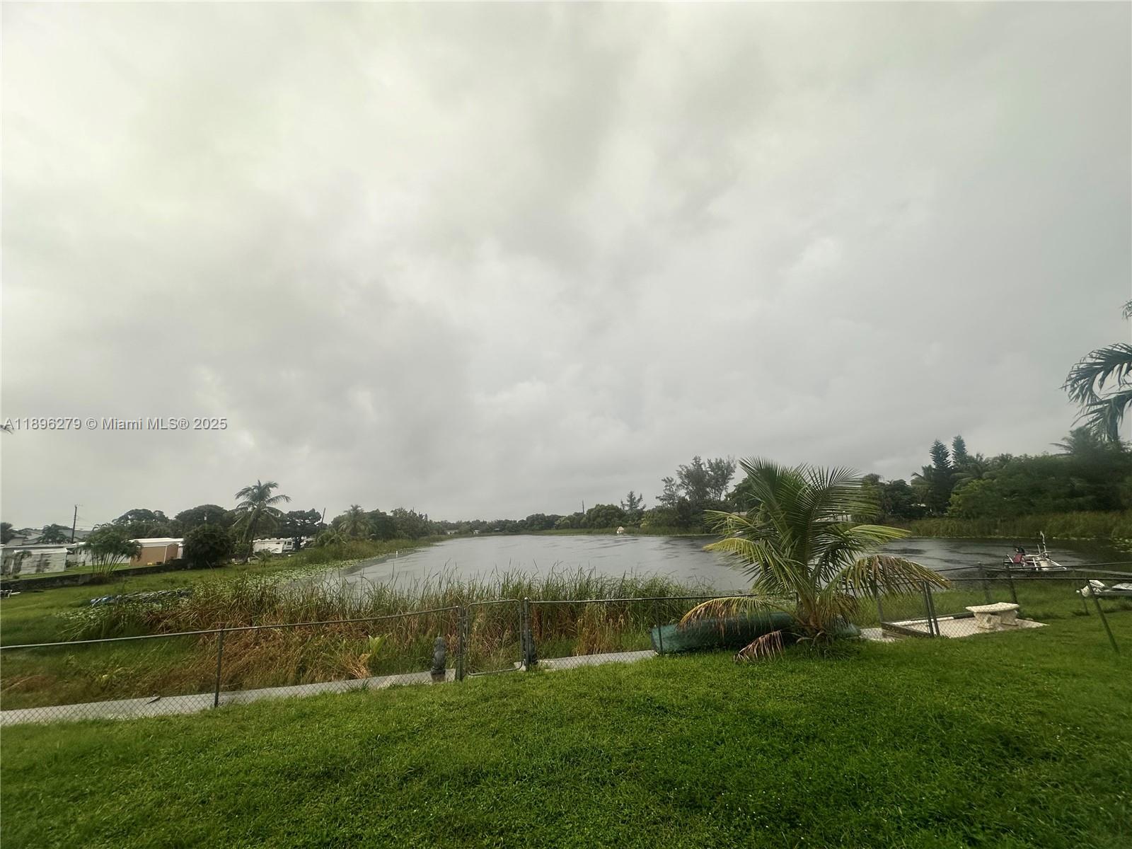 GARDEN LAKE - Residential Lease