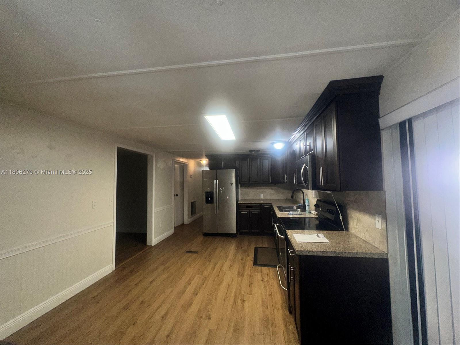GARDEN LAKE - Residential Lease