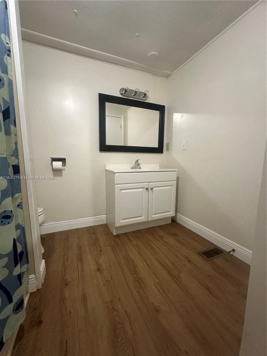 GARDEN LAKE - Residential Lease