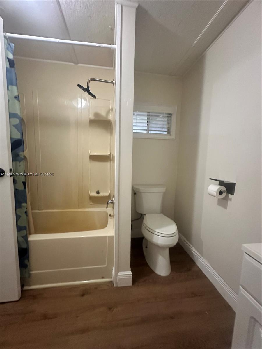 GARDEN LAKE - Residential Lease