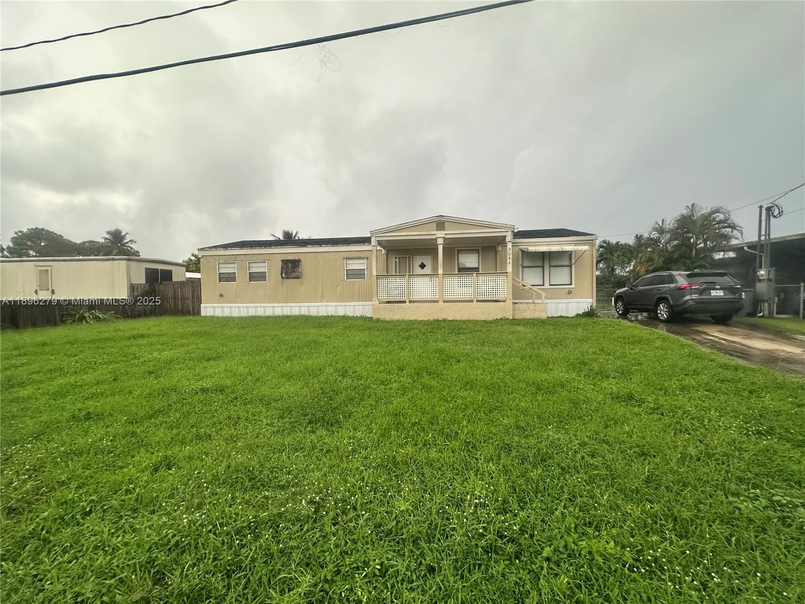 GARDEN LAKE - Residential Lease